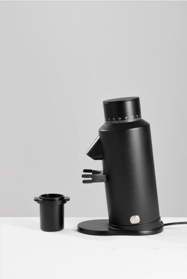 Высокопроизводительный 120-граммовый мельничный для кофе с 64мм плоской мельницей и мощностью 300 Вт.